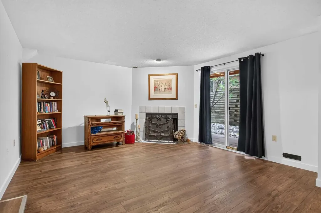5810 Patina Drive SW Calgary AB T3H 2Y6