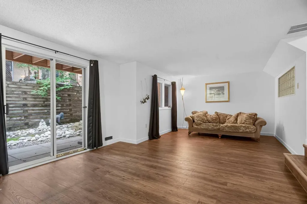 5810 Patina Drive SW Calgary AB T3H 2Y6