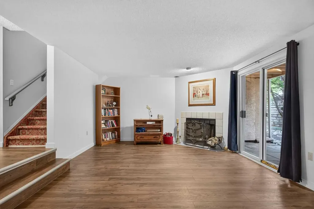 5810 Patina Drive SW Calgary AB T3H 2Y6