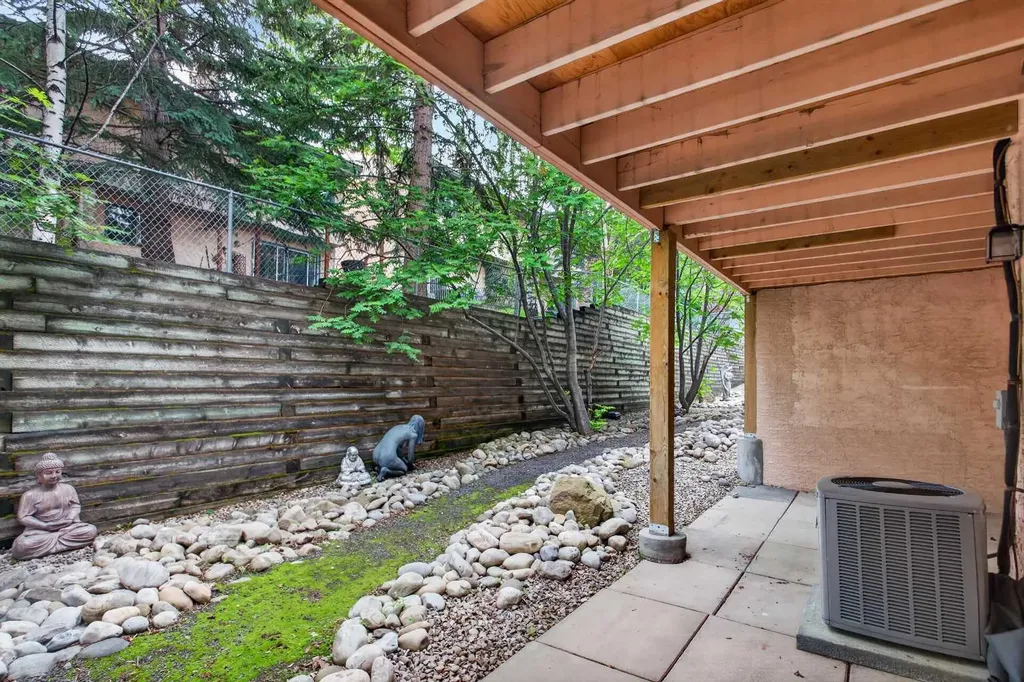 5810 Patina Drive SW Calgary AB T3H 2Y6