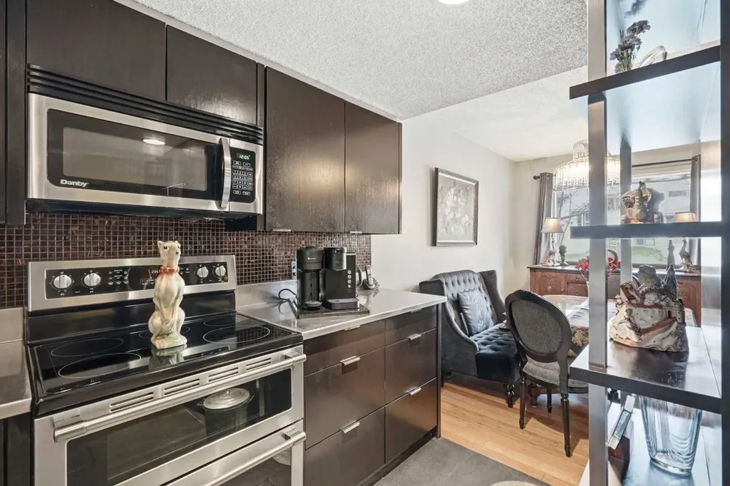 5810 Patina Drive SW Calgary AB T3H 2Y6