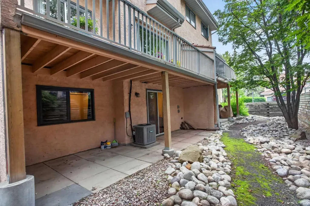 5810 Patina Drive SW Calgary AB T3H 2Y6