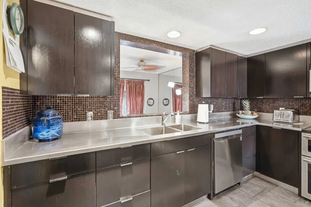5810 Patina Drive SW Calgary AB T3H 2Y6