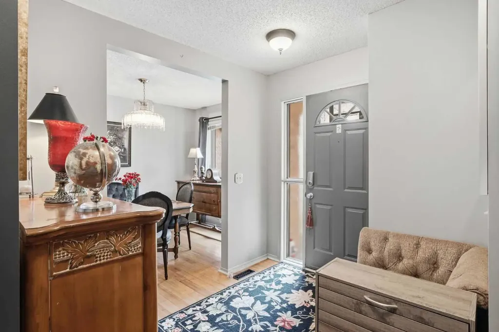5810 Patina Drive SW Calgary AB T3H 2Y6