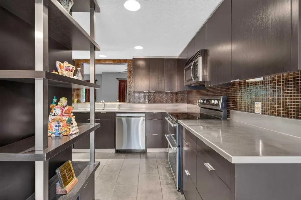 5810 Patina Drive SW Calgary AB T3H 2Y6
