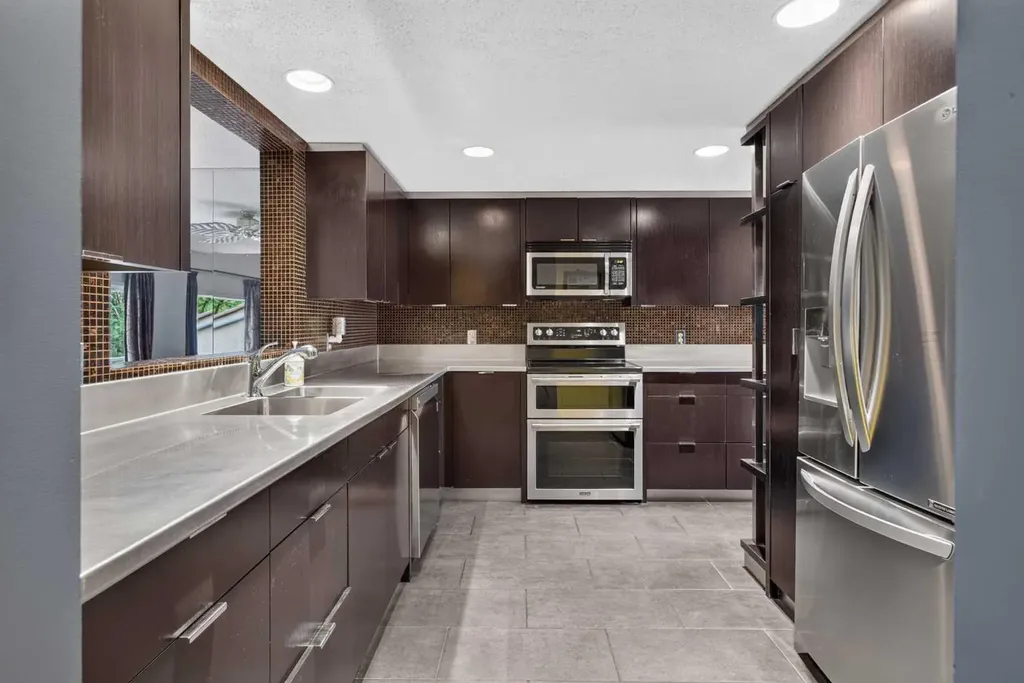 5810 Patina Drive SW Calgary AB T3H 2Y6