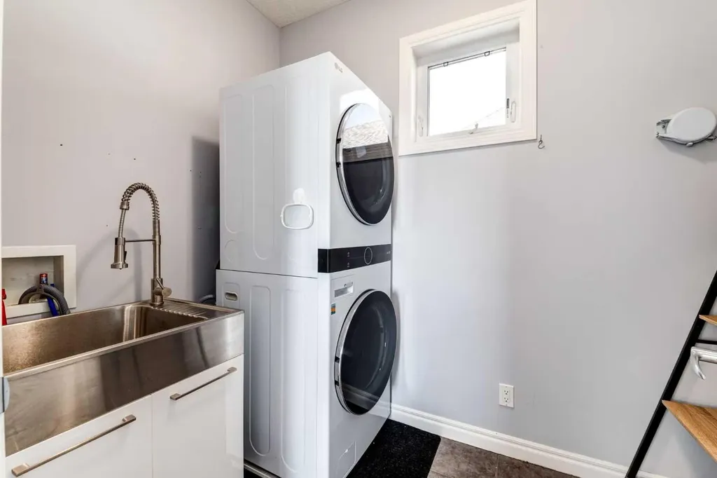 14 Marquis Heights SE Calgary AB T3M1X6