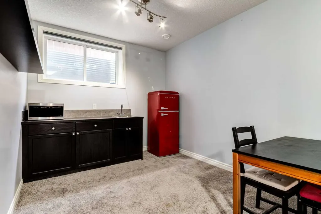 14 Marquis Heights SE Calgary AB T3M1X6