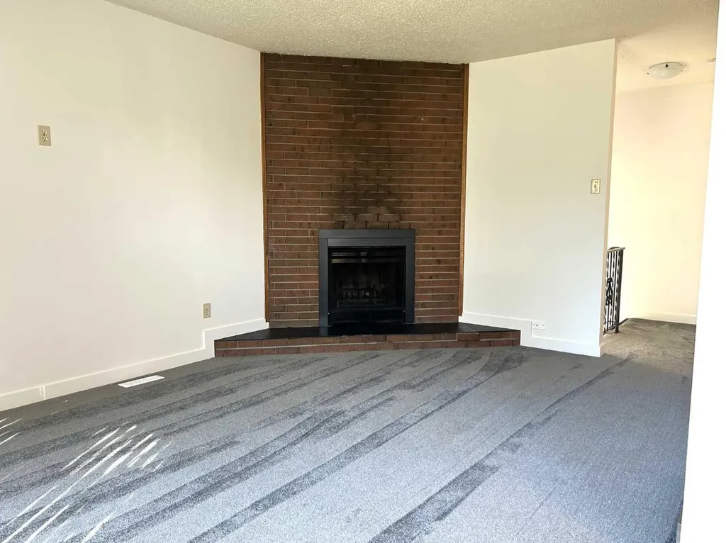223 5 Street NW Medicine Hat AB T1A 7X9