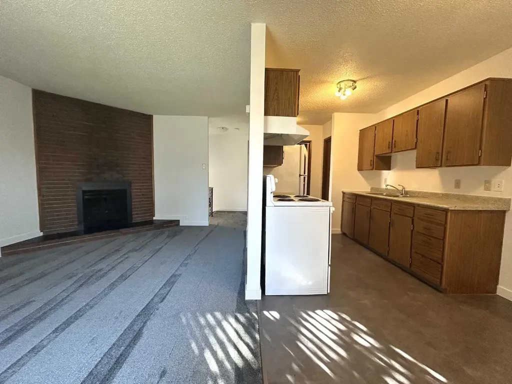 223 5 Street NW Medicine Hat AB T1A 7X9