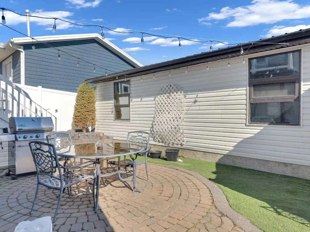 120 Devilder Avenue Trochu AB T0M2C0
