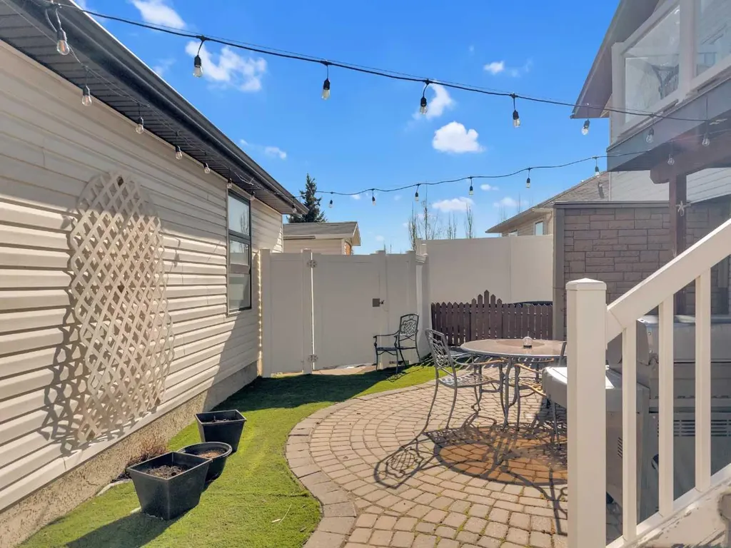 120 Devilder Avenue Trochu AB T0M2C0