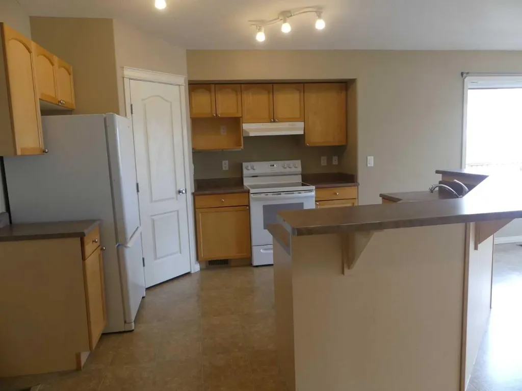 10660 125 Avenue Grande Prairie AB T8V 8K8