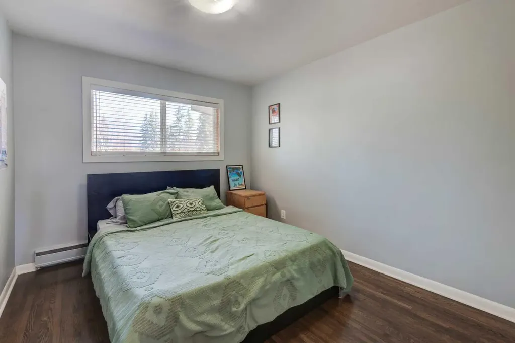 92 Chinook Drive SW Calgary AB T2V 2P9