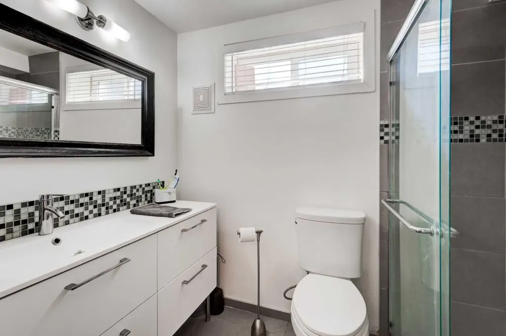 92 Chinook Drive SW Calgary AB T2V 2P9