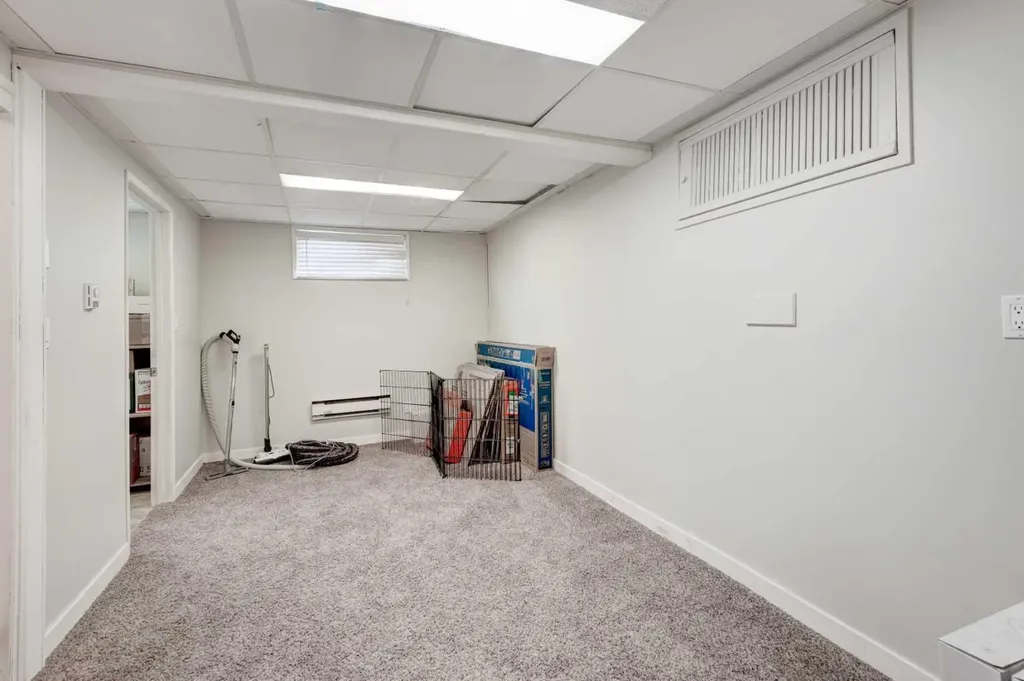 92 Chinook Drive SW Calgary AB T2V 2P9