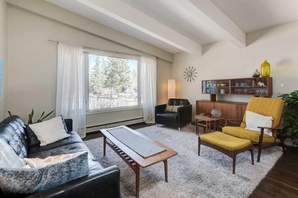 92 Chinook Drive SW Calgary AB T2V 2P9