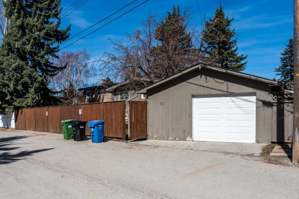 92 Chinook Drive SW Calgary AB T2V 2P9
