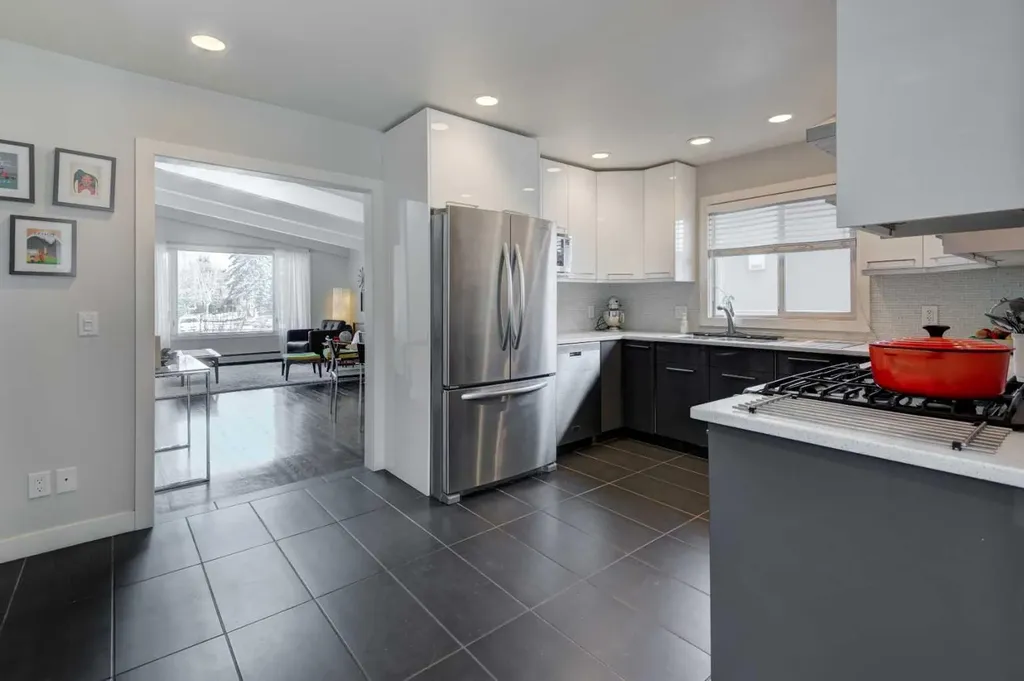 92 Chinook Drive SW Calgary AB T2V 2P9