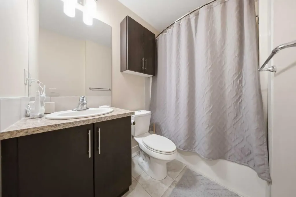2727 28 Avenue SE Calgary AB T2B 0L4