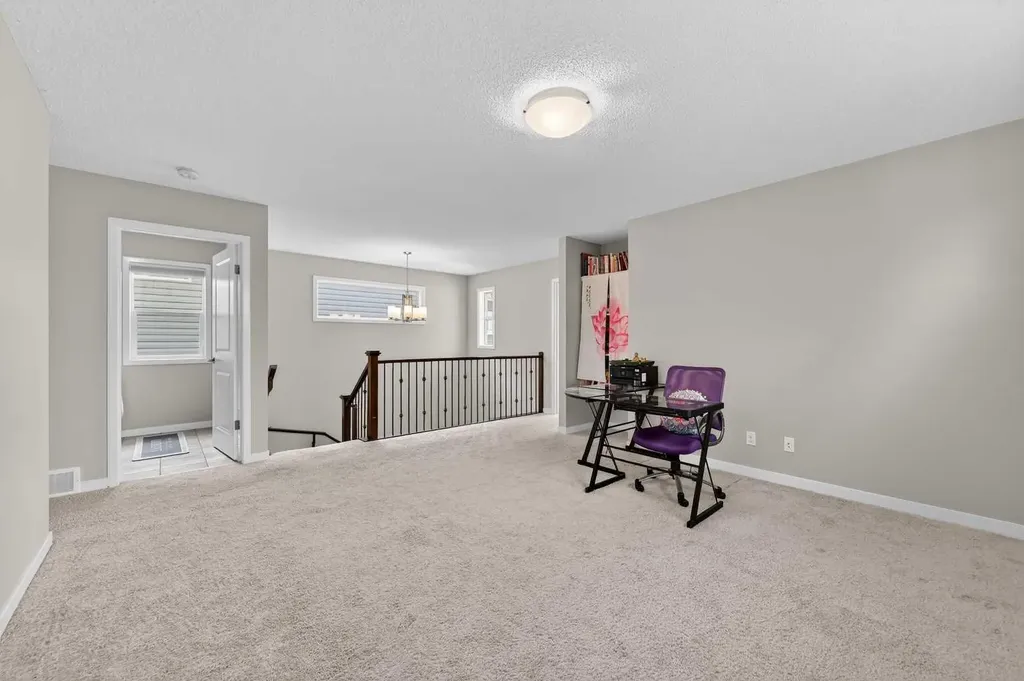 15 Fireside Crescent Cochrane AB T4C 2L4