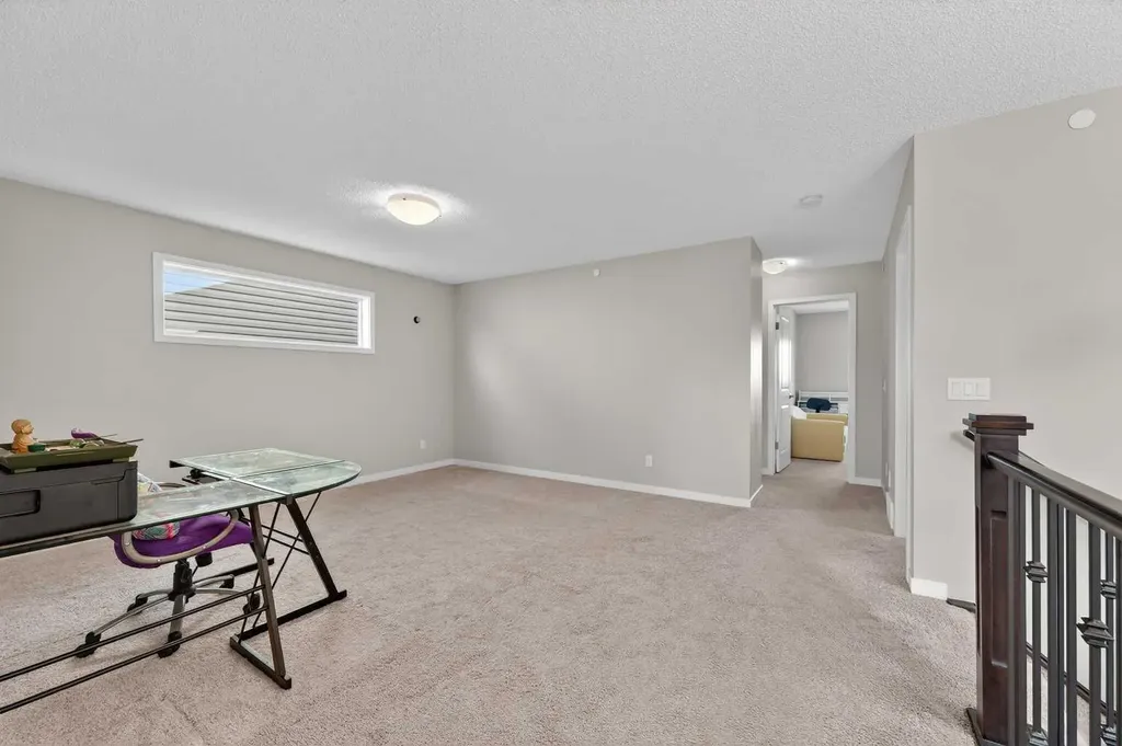 15 Fireside Crescent Cochrane AB T4C 2L4