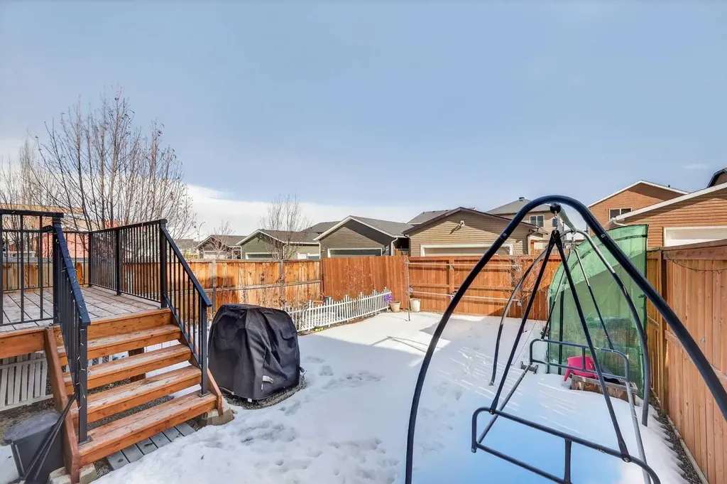 15 Fireside Crescent Cochrane AB T4C 2L4