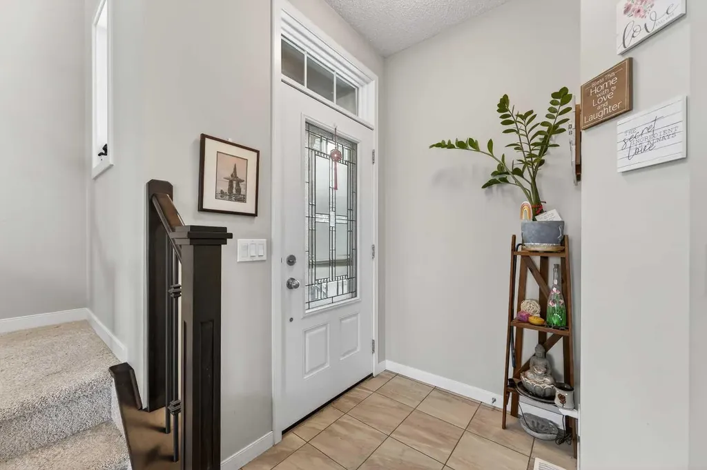 15 Fireside Crescent Cochrane AB T4C 2L4