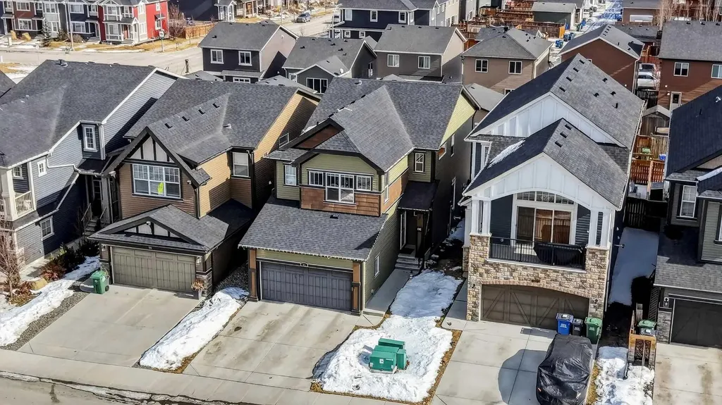 15 Fireside Crescent Cochrane AB T4C 2L4