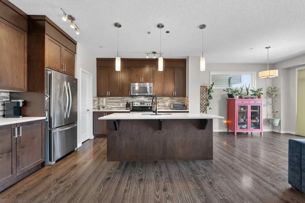 15 Fireside Crescent Cochrane AB T4C 2L4