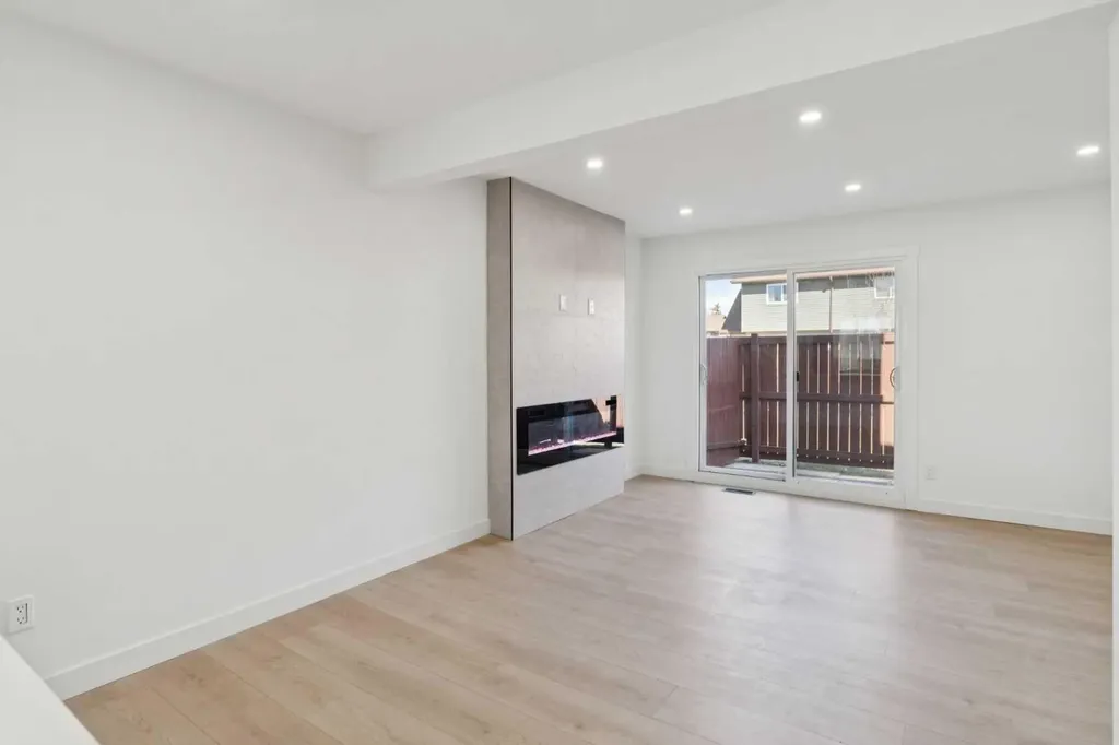 2511 38 Street NE Calgary AB T1Y 4M7