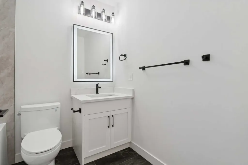 2511 38 Street NE Calgary AB T1Y 4M7