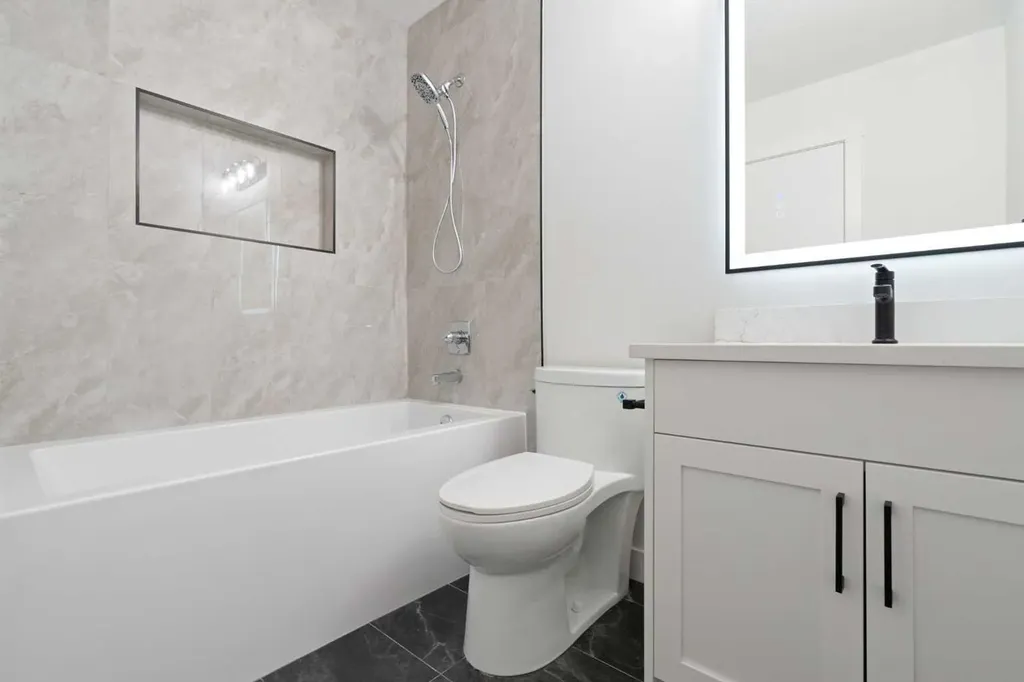 2511 38 Street NE Calgary AB T1Y 4M7