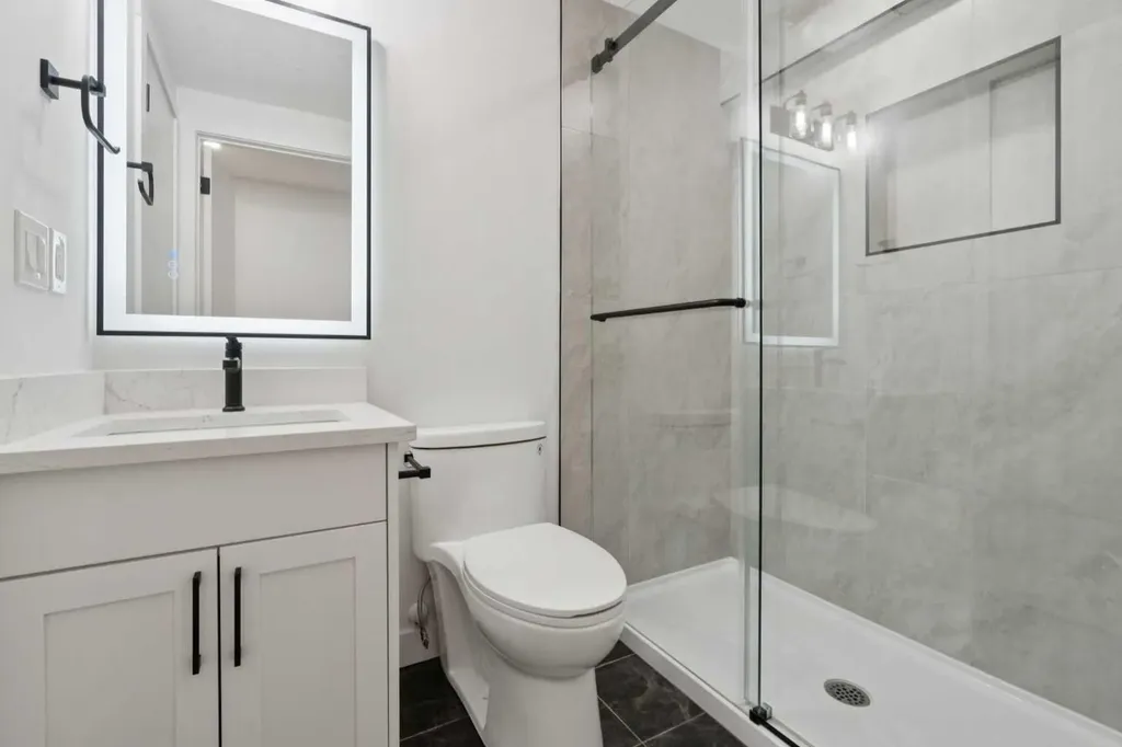 2511 38 Street NE Calgary AB T1Y 4M7