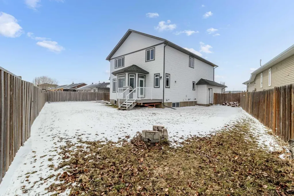 1235 21 Street Bowden AB T0M0K0