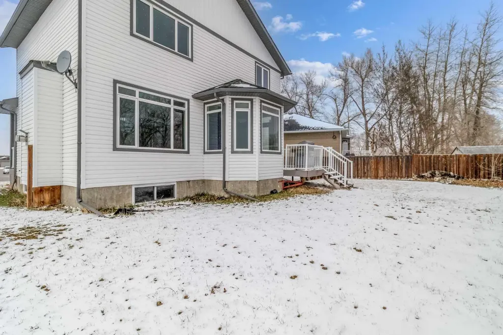 1235 21 Street Bowden AB T0M0K0