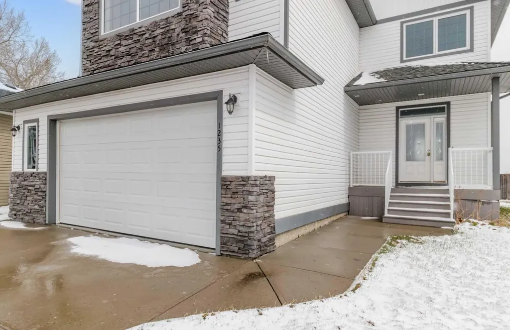 1235 21 Street Bowden AB T0M0K0