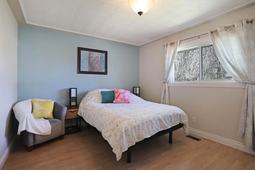 215 1 Street E Duchess AB T0J 0Z0