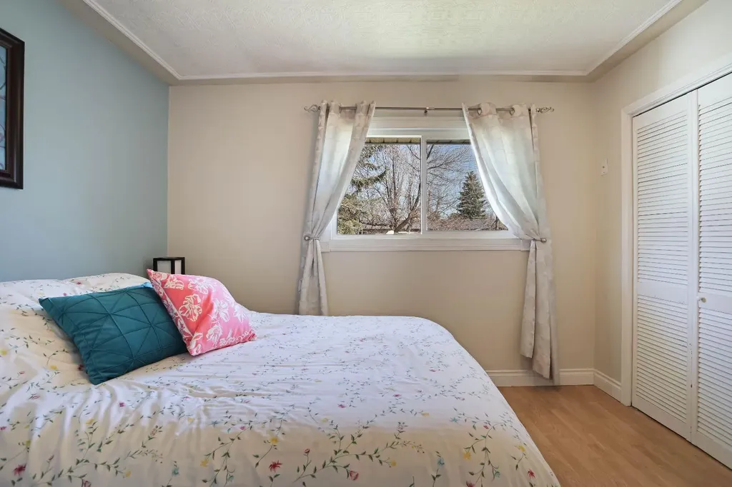 215 1 Street E Duchess AB T0J 0Z0