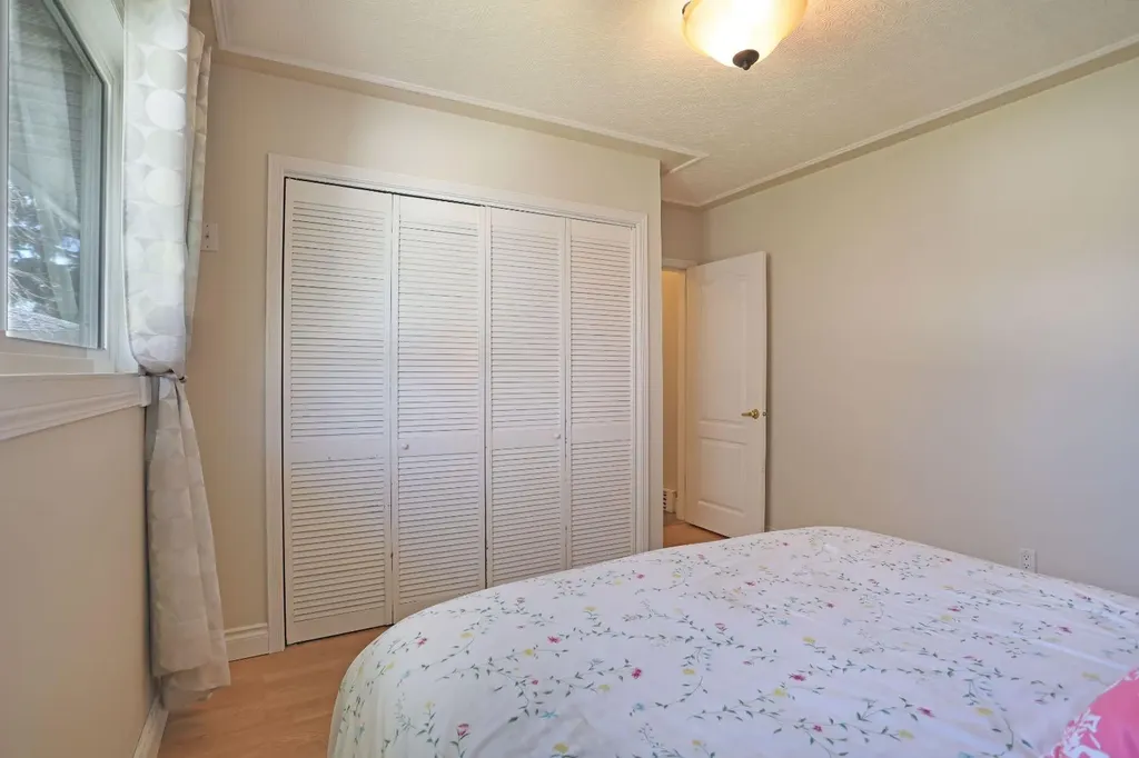 215 1 Street E Duchess AB T0J 0Z0