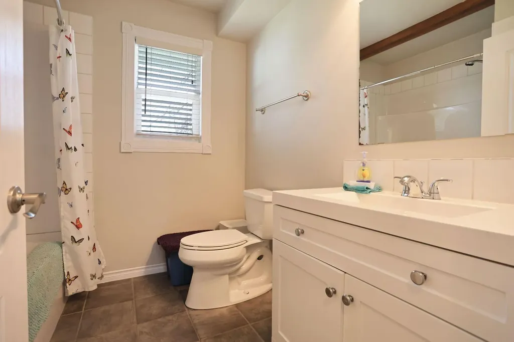 215 1 Street E Duchess AB T0J 0Z0