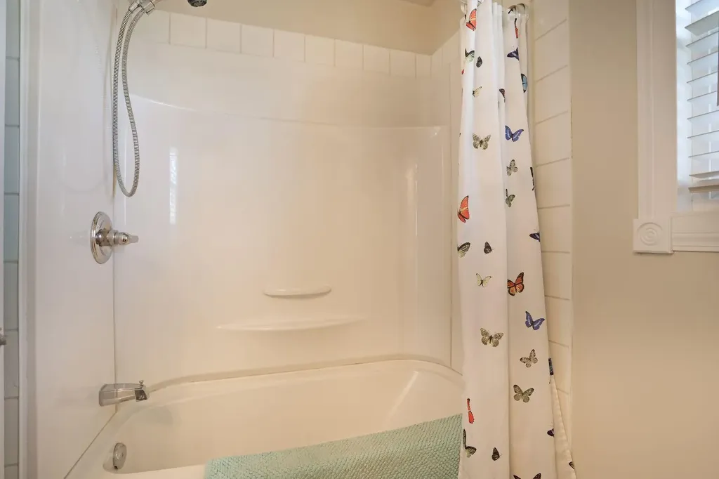 215 1 Street E Duchess AB T0J 0Z0