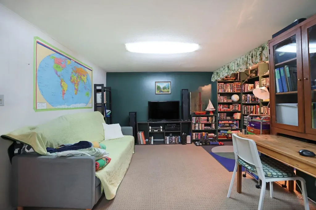 215 1 Street E Duchess AB T0J 0Z0