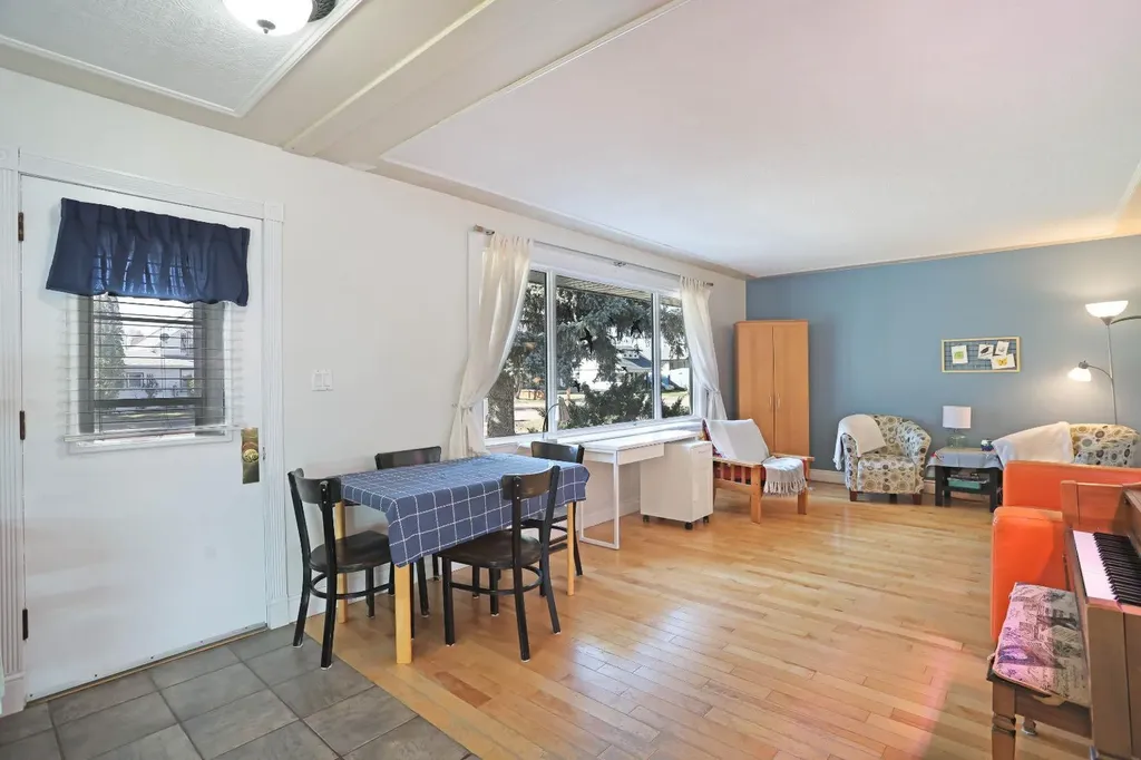 215 1 Street E Duchess AB T0J 0Z0