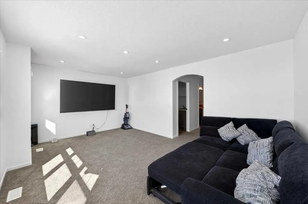 20 Nolancrest Green NW Calgary AB T3R0P8