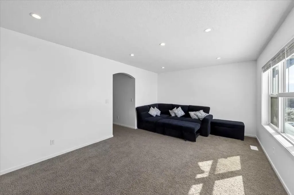 20 Nolancrest Green NW Calgary AB T3R0P8