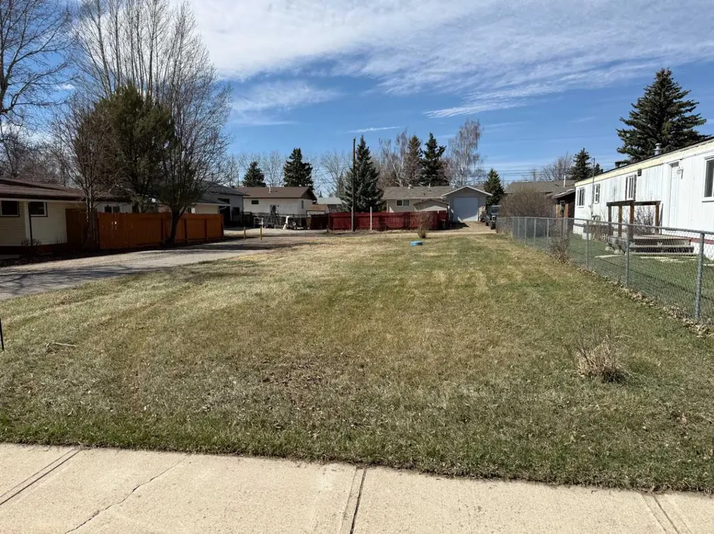 320 3 Street N Vulcan AB T0L 2B0