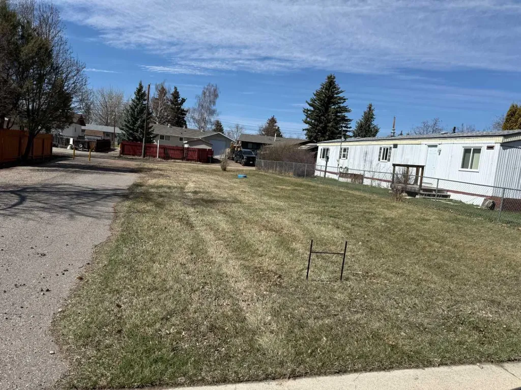 320 3 Street N Vulcan AB T0L 2B0