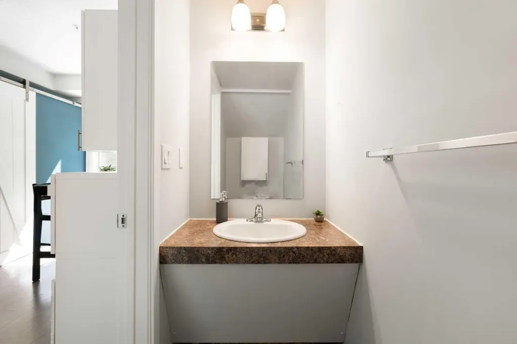 1740 9 Street NW Calgary AB T2M 4Z5