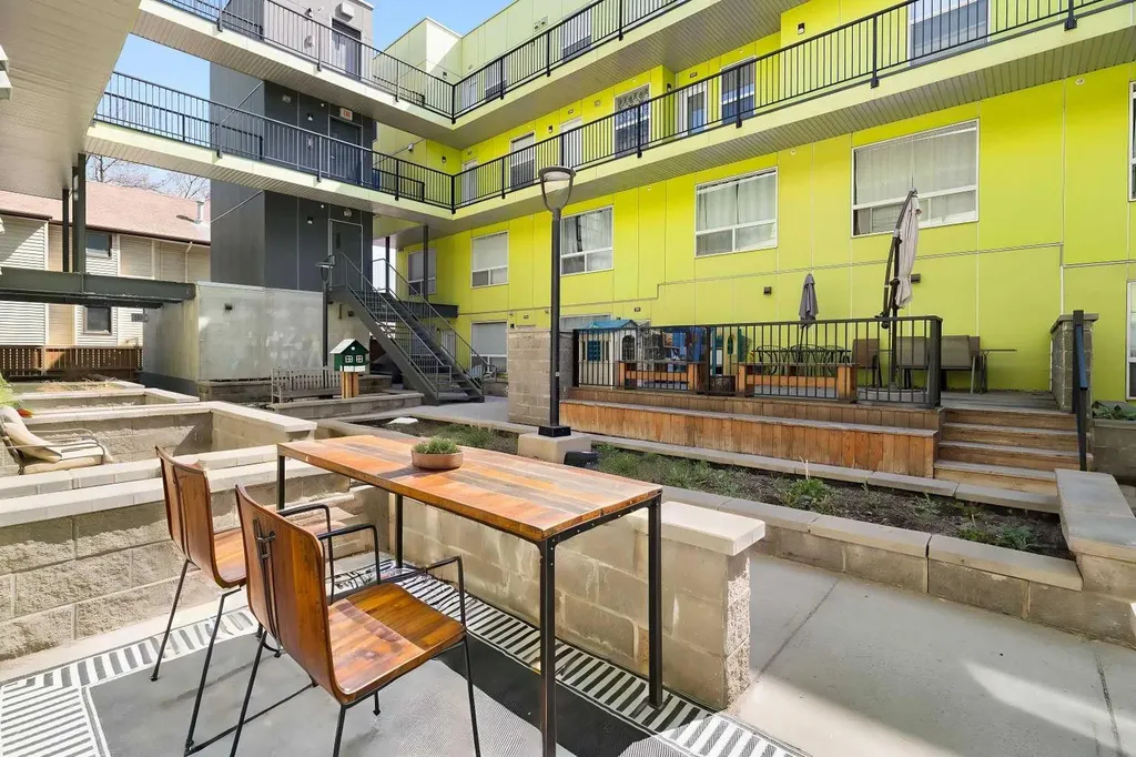 1740 9 Street NW Calgary AB T2M 4Z5